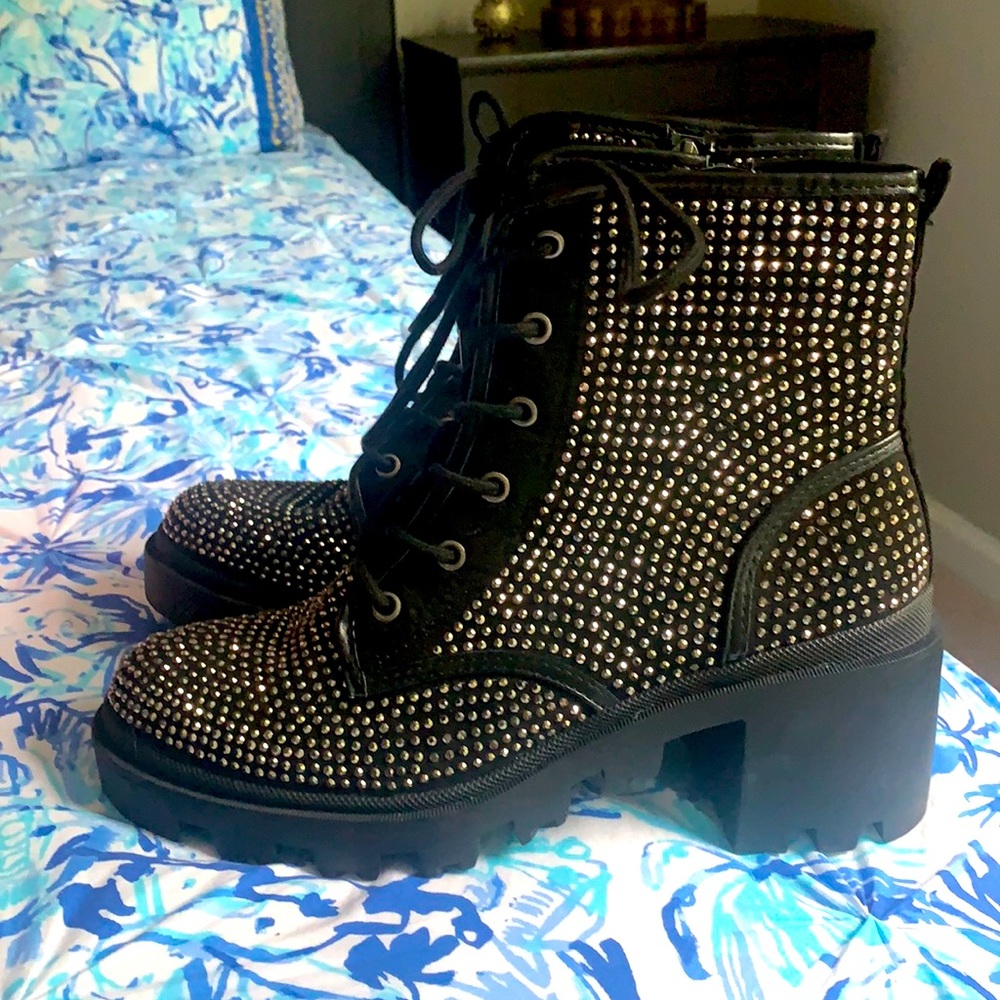 NWOT Steve Madden sparkles boots